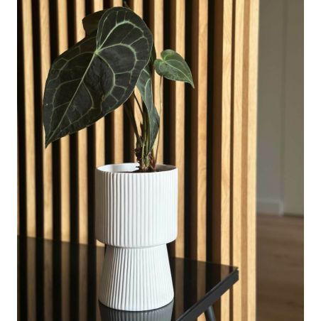 osłonka ceramiczna prążkowana na nóżce biała 14 cm